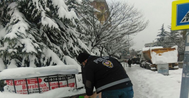 Polis sokak hayvanlarını unutmadı