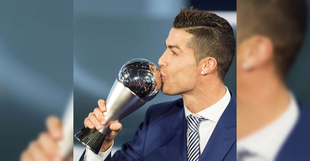 Yılın en iyi futbolcusu Ronaldo tarihe geçti