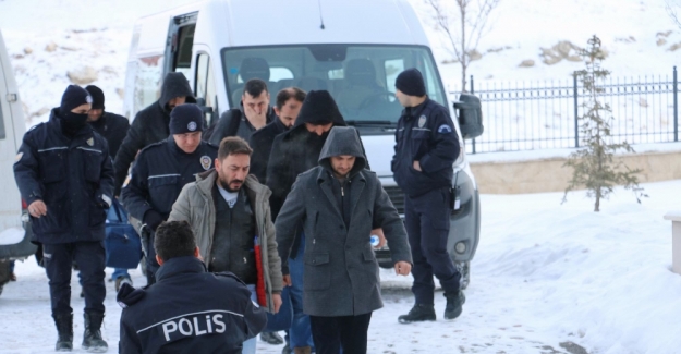 11 polise FETÖ’den tutuklama