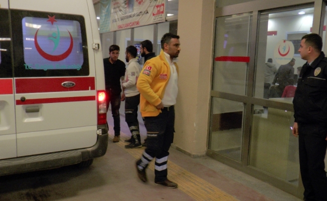 Ambulanstaki yaralılara linç girişimi