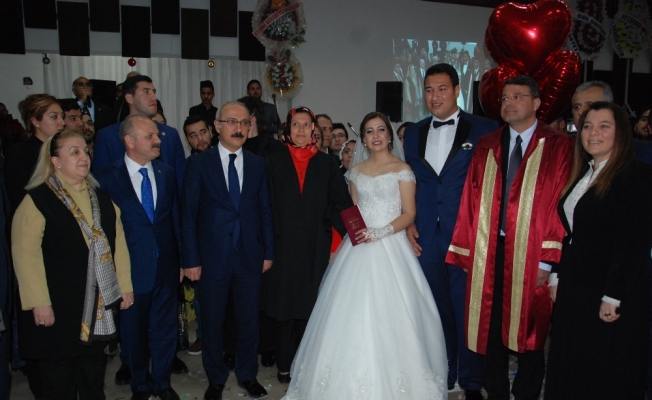 Bakan Elvan, nikah şahidi oldu