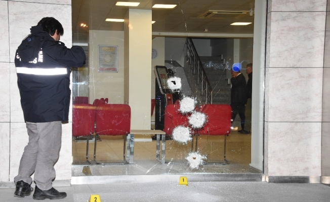 Mersin'de bankaya silahlı saldırı