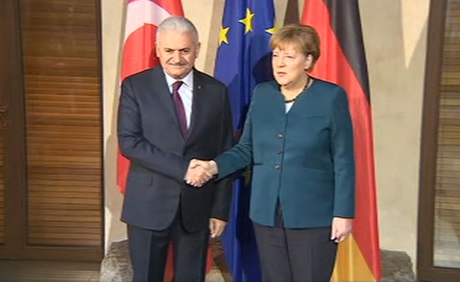Başbakan Yıldırım, Merkel’le, terörle mücadeleyi görüştü