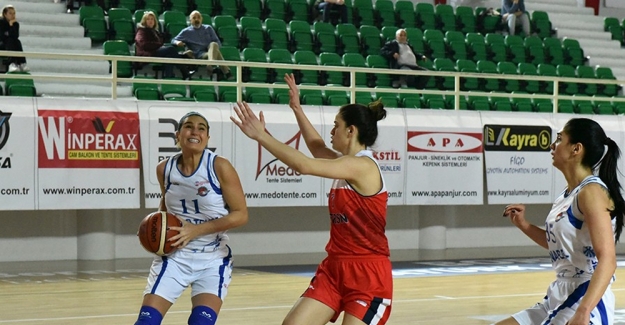 Bornova Beckerspor farklı yendi