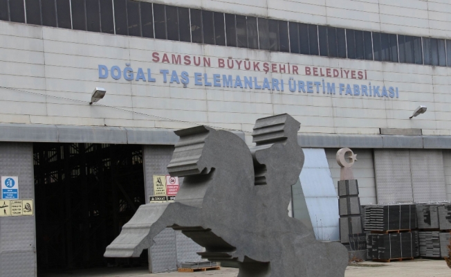 Dev kayalar işlenerek sanat eseri ve şehir mobilyası yapılıyor