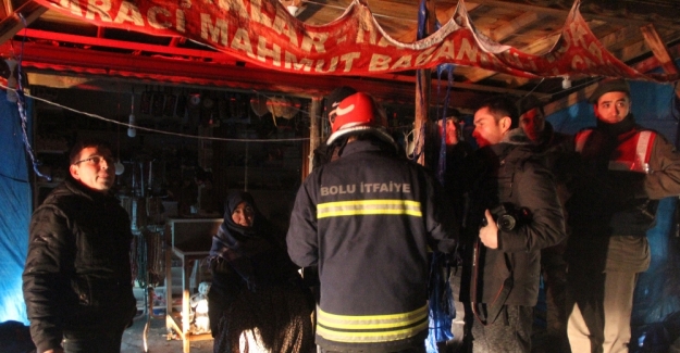 Bolu'da işyeri sahibi ekmek teknesinin yanışını çaresizce izledi
