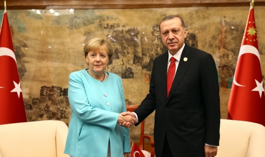 Erdoğan-Merkel görüşmesi başladı