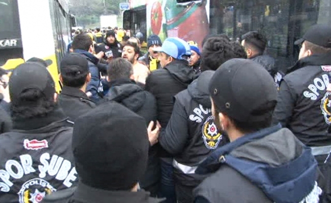 Fenerbahçe taraftarları ile polis arasında arbede