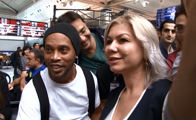 Havalimanında Ronaldinho izdihamı