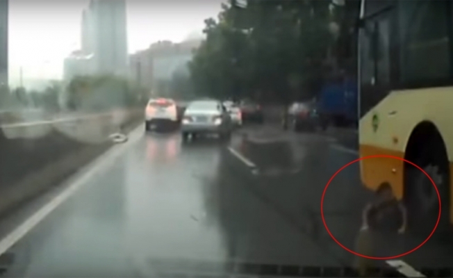 Çin’de inanılmaz kurtuluş kamerada ! İZLE