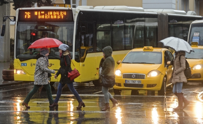 İstanbul’ da sağanak yağmur etkili oldu