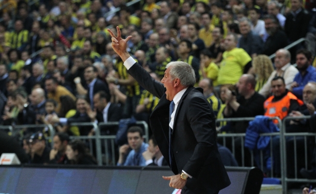 Kadıköy'de stad boş, Ataşehir salon dolu!