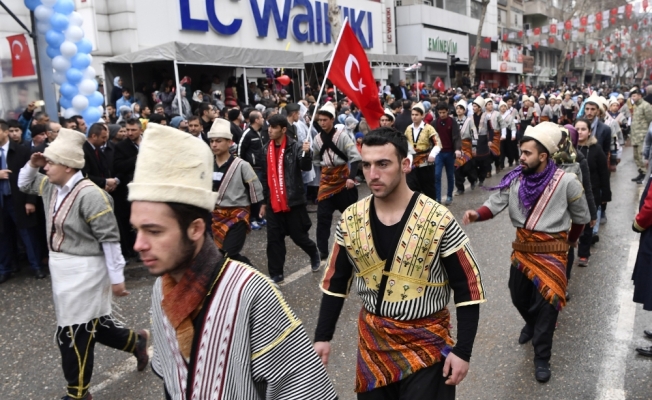 Kahramanmaraş’ın kurtuluşu 20 bin kişiyle kutlandı