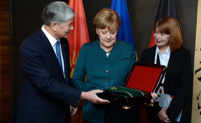 Kırgızistan’dan Merkel’e ülkenin en prestijli nişanı