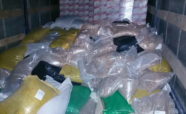 Kuş yemlerinin arasından 244 kilo uyuşturucu çıktı