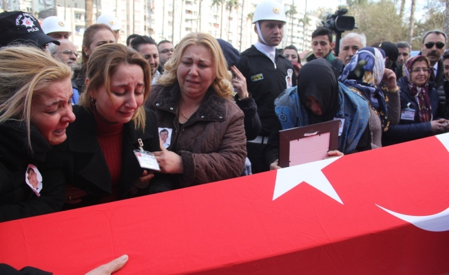 Şehit cenazesine giderken şehit olan polis gözyaşlarıyla uğurlandı