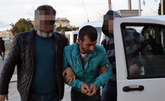 Tahliye oldu, 3 kişiyi öldürdü