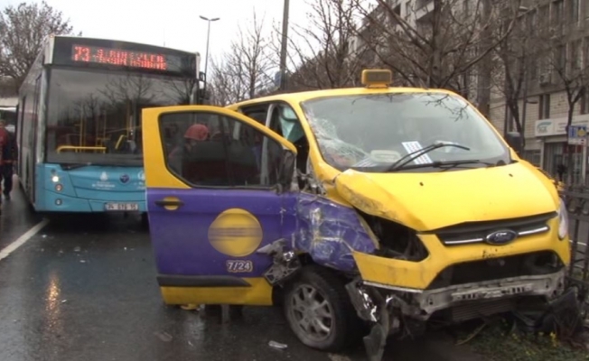 Unkapanı’nda kaza: Bölgede trafik durdu