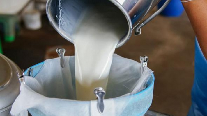 Çiğ süt satışında üreticileri üzecek yeni yaptırımlar geldi