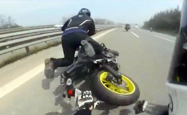 TEM’de motosikletlilerin yaptığı kaza kamerada