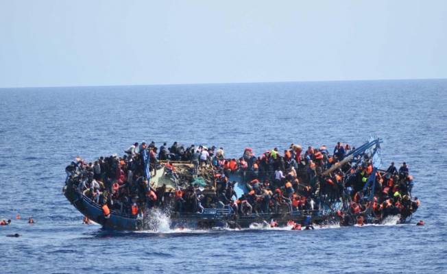 Akdeniz’de göçmen faciası: 250 kayıp