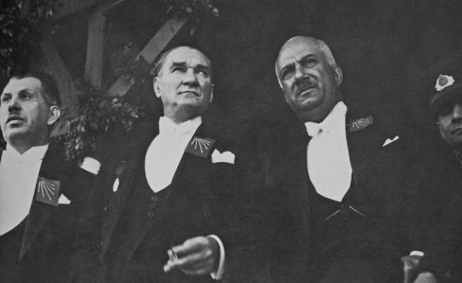 Belgeler, Elyazısıyla Notlar, Yazışmalar ile Atatürk