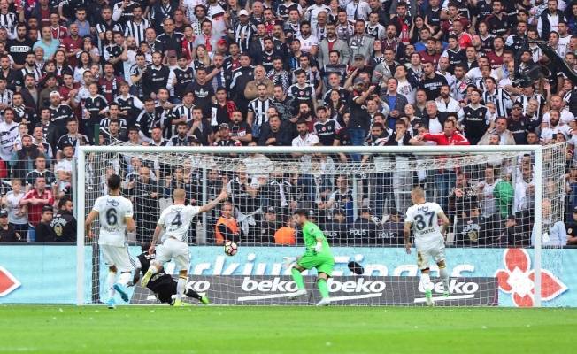 Beşiktaş Fenerbahçe karşısında uzatmalarda yıkıldı