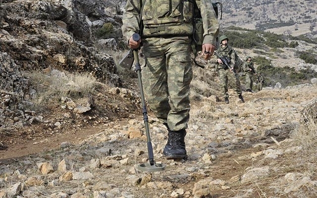 Çukurca'da mayın patladı: 1 asker şehit 2 asker yaralı