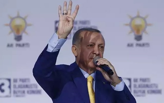 Erdoğan 998 gün sonra rekor oyla yeniden genel başkan