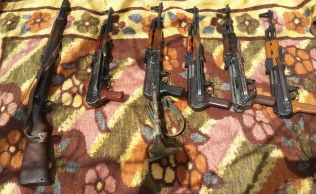 PKK’ya ait 3 sığınak içerisinde silah ve mühimmat ele geçirildi