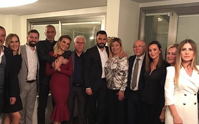 Şarkıcı Alişan ile Esra Erol'un kardeşi Eda Erol'un ailesi ile tanıştı