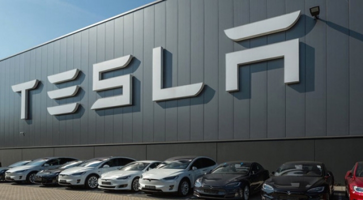 Tesla BMW'yi solladı dünya dördüncüsü odlu