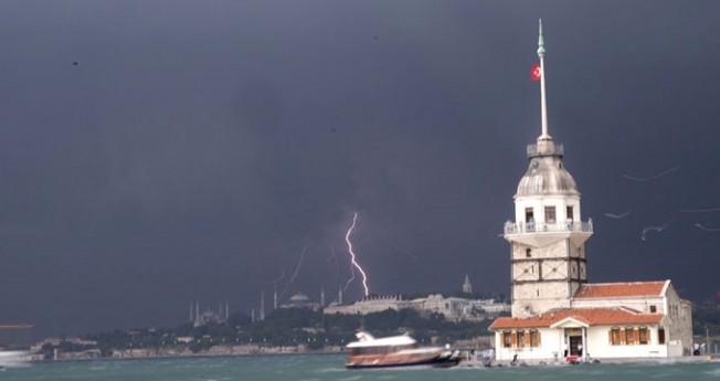 İstanbul'a gece 3'ten sonra şiddetli yağış geliyor
