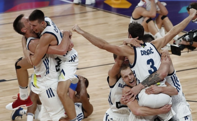 EuroBasket 2017 finalinde  Slovenya, Avrupa şampiyonu oldu