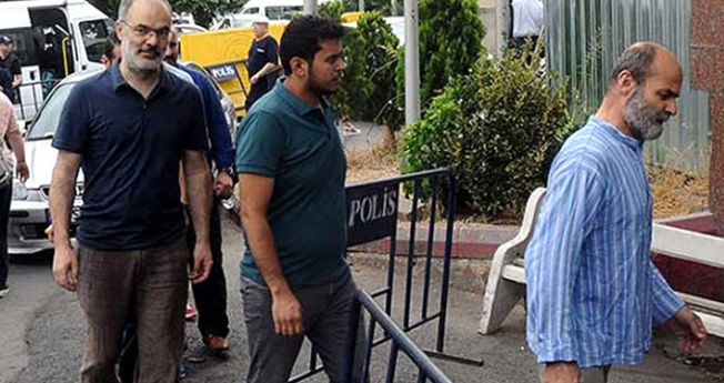 Büyükada'da darbe planı yaptığı iddia edilen 8 tutuklu tahliye oldu