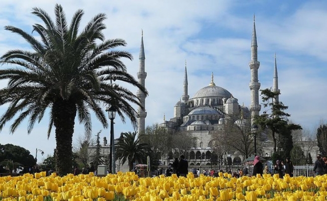 Mevcutlar boş ama İstanbul Müftüsü 10 bin camiye daha ihtiyaç duyuyor