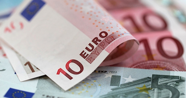 Euro 4,54 lirayı aşarak tarihi rekor kırdı