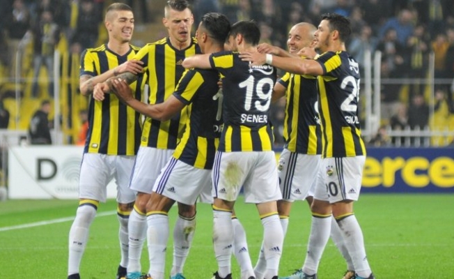 Fenerbahçe kendi sahasında Sivasspor'u farklı yendi