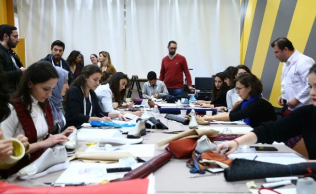Tasarım Haftası katılımcıları kendi ayakkabılarını tasarladı