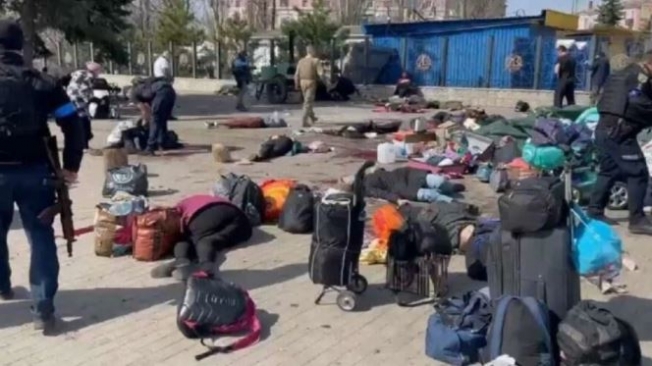 Ukrayna: Rusya tren istasyonunu vurdu, 30’dan fazla kişi öldü