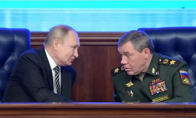 Rusya Devlet Başkanı Putin sahada General gibi savaşa karışıyor