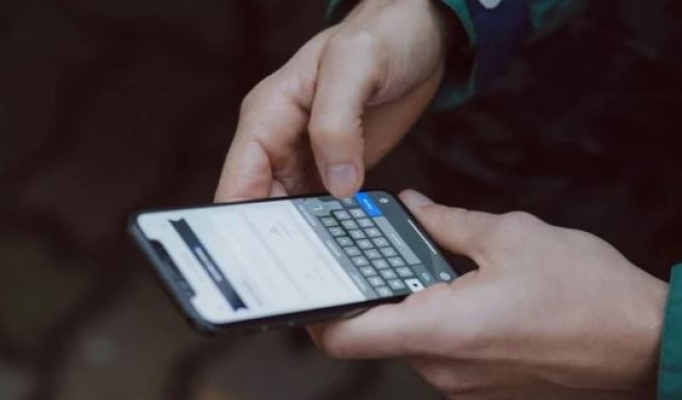 Deutsche Bank çalışanların telefonlarını izleyecek