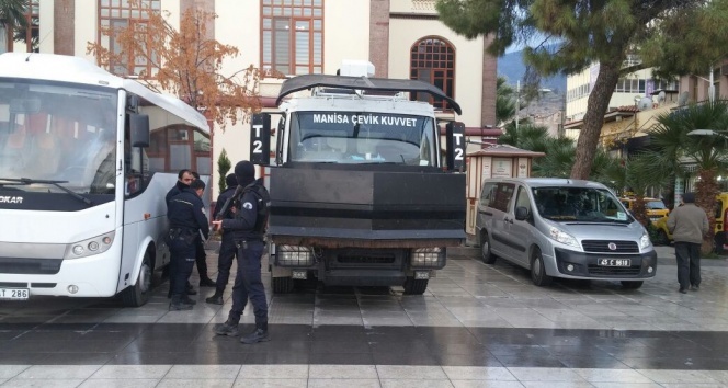O ilde polis HDP binasına girdi TOMA'lar kapıda