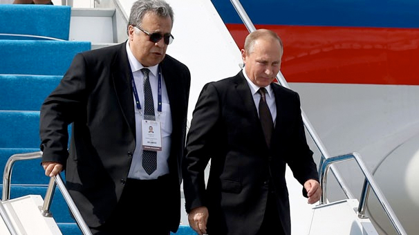 Putin'den Rus Büyükelçi için madalya talimatı